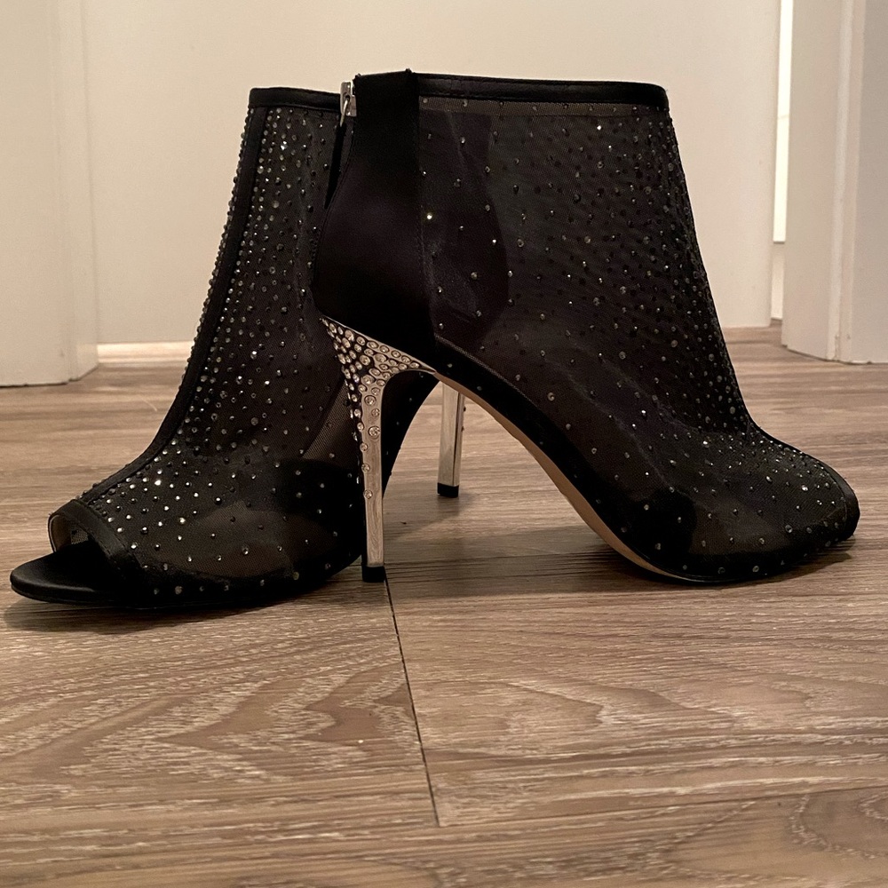 Le Chateau Glimmer Peep Toe Healed Booties Size 11